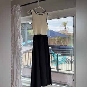 BNWT Chic Sleeveless Black and White Maxi Dress